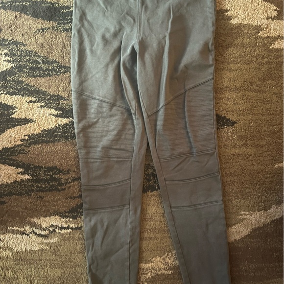 Express leggings barely worn - Picture 3 of 3